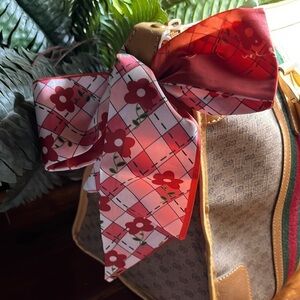 Beautiful twilly. Multi purpose